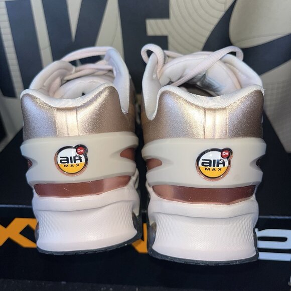 NEW Nike Air Max DN8 Rose Gold Metallic Red Bronze HF5509-900 Women Size 7.5 - Picture 4 of 6